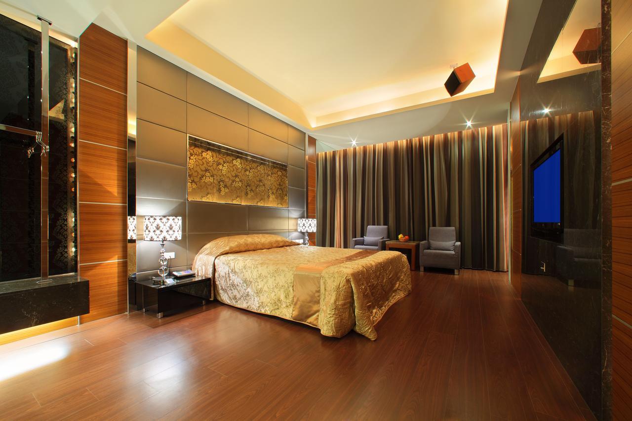 Spring Hotel Taichung Exterior foto