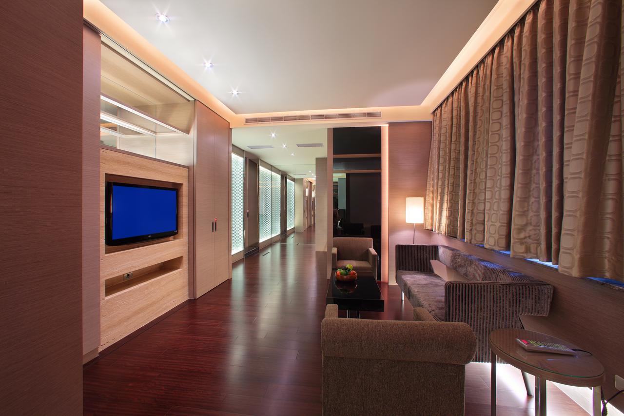 Spring Hotel Taichung Exterior foto